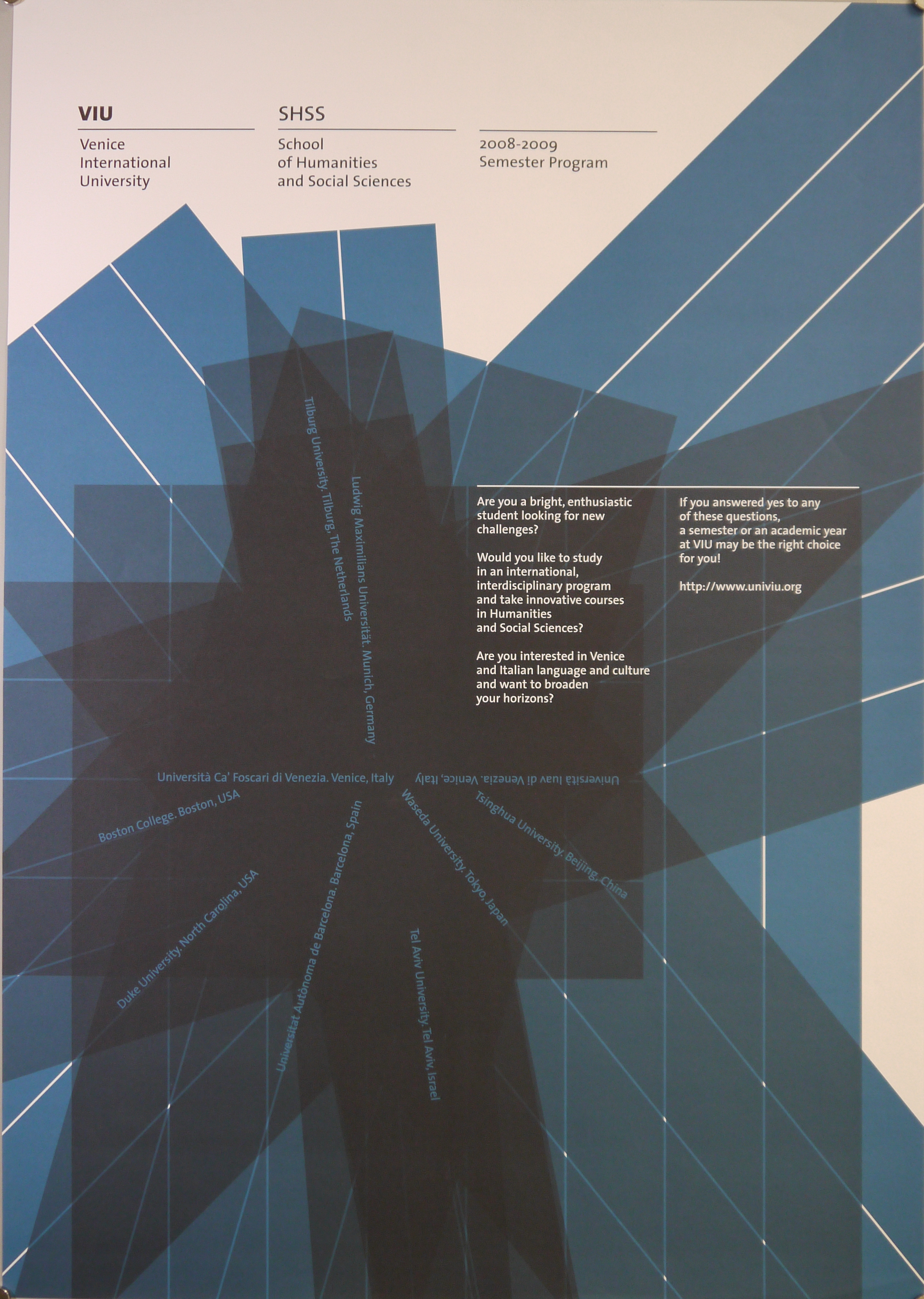 Motivo geometrico a stella generato dalla sovrapposizione di fasce blu a strisce bianche (manifesto) - ambito veneto (inizio XXI)