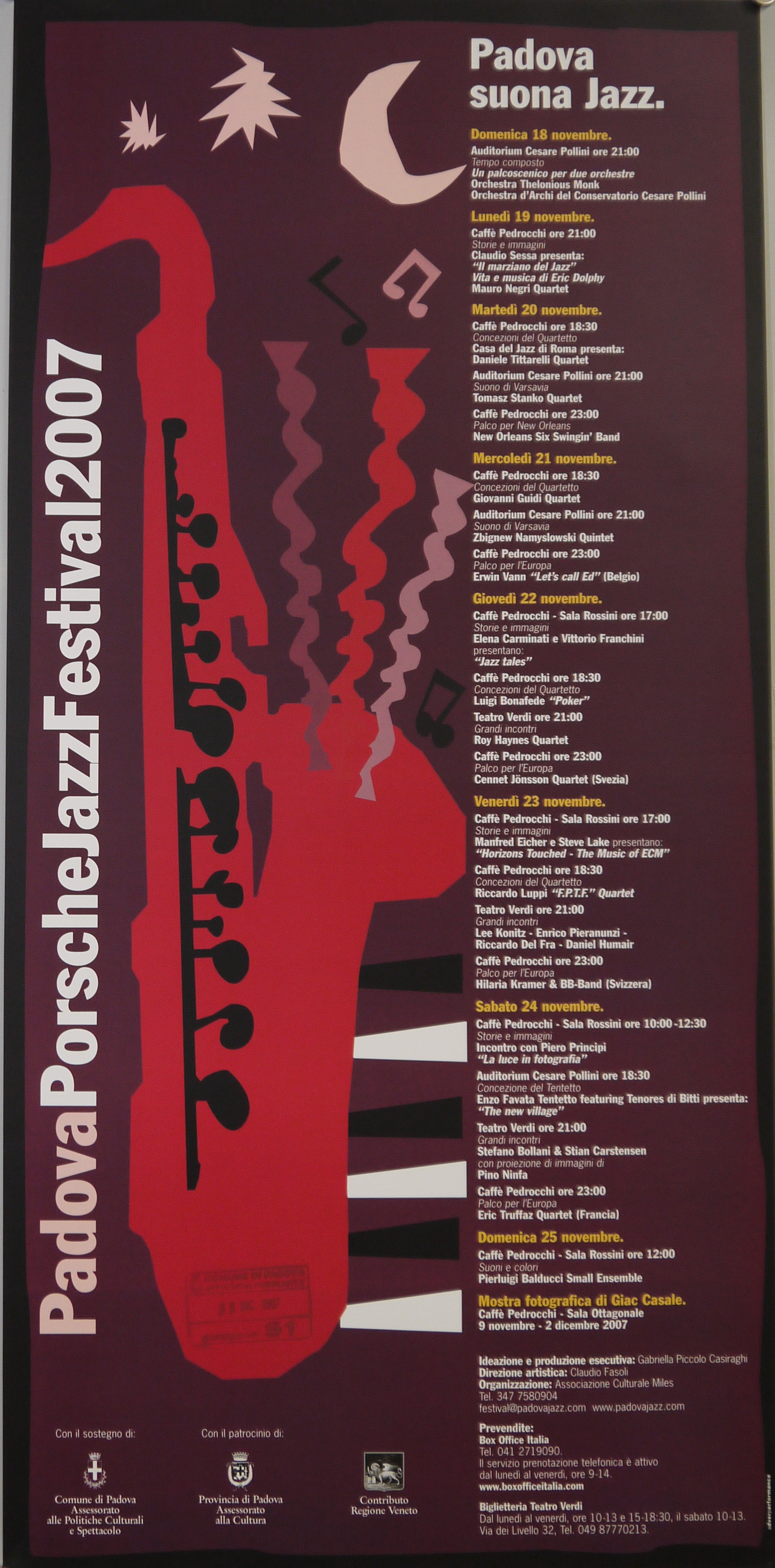 Collage futurista raffigurante un saxofono, vibraioni sonore, luna e stelle (locandina) - ambito veneto (inizio XXI)