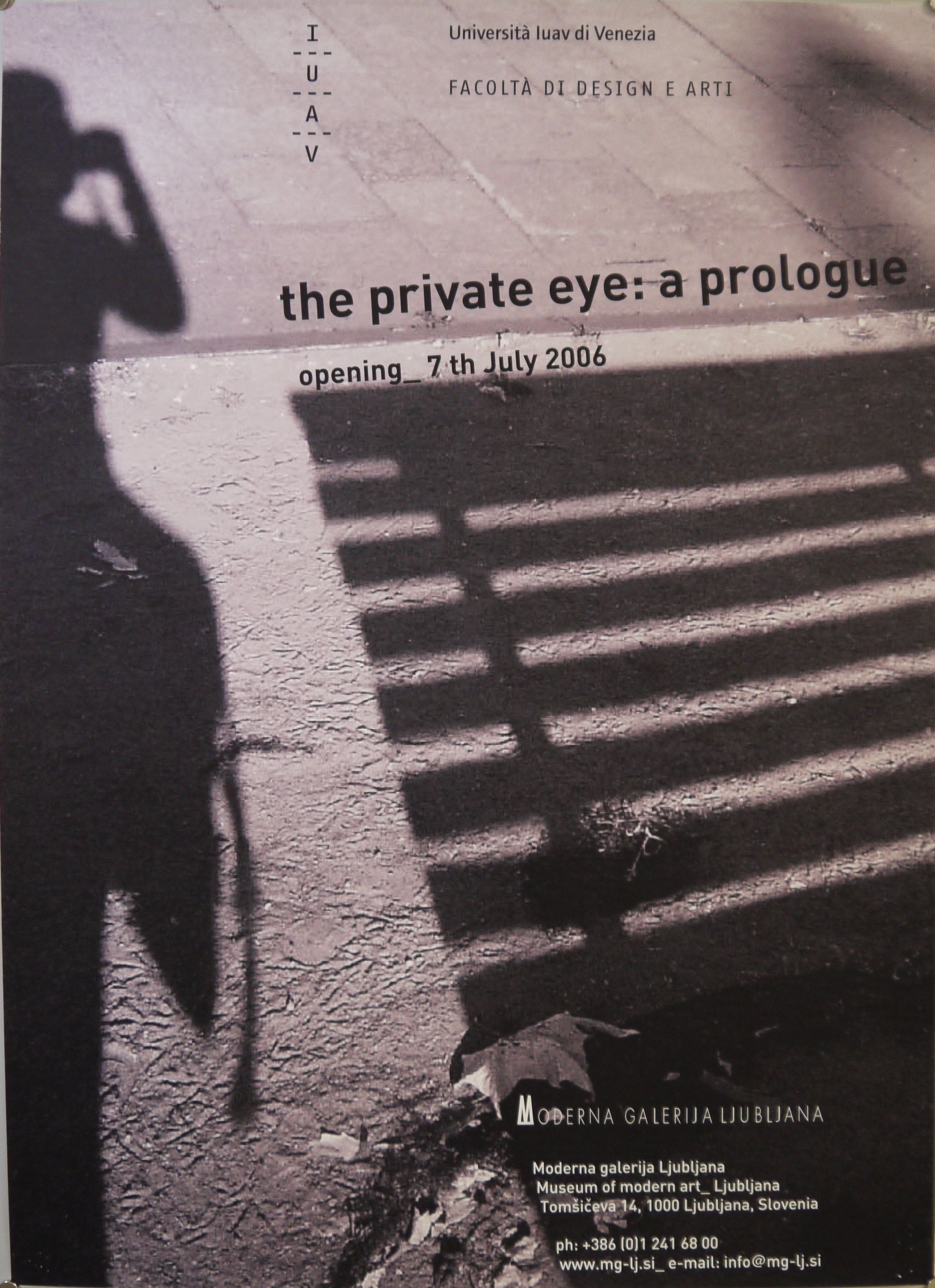 Ombra di figura umana intenta a fotografare e ombra di panchina (manifesto) - ambito sloveno (inizio XXI)