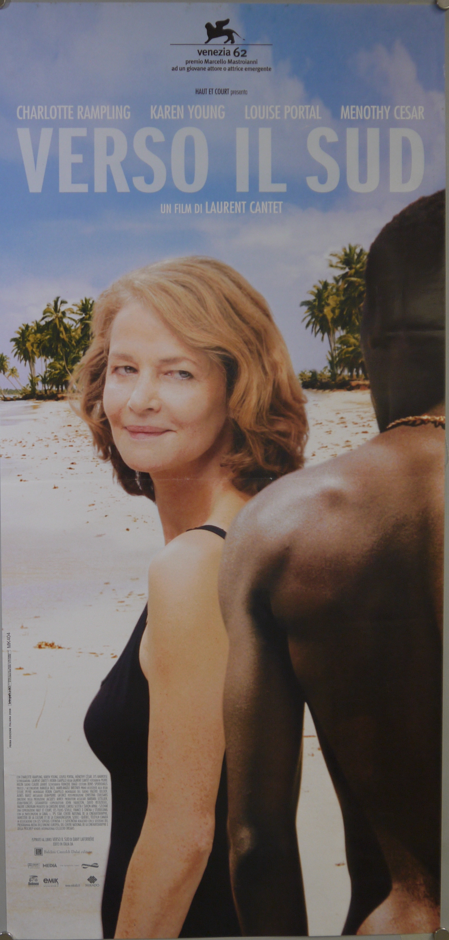 Ellen (Charlotte Rampling) getta uno sguardo a Legba (Menothy Cesar) su una spiaggia di Haiti (locandina) - ambito veneto (inizio XXI)