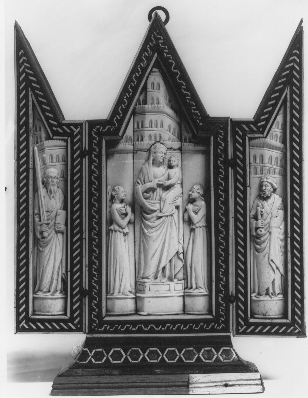 Trittico Madonna con il Bambino tra due angeli e i santi Paolo e Pietro (altarolo portatile) di Degli Embriachi Baldassarre (bottega) (fine XIV)