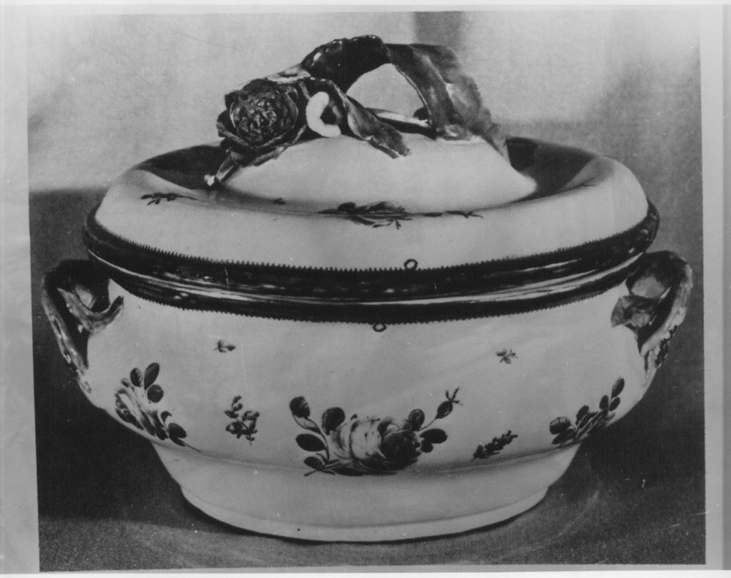 Zuppiera con coperchio (zuppiera, serie) di Manifattura Cozzi (XVIII)