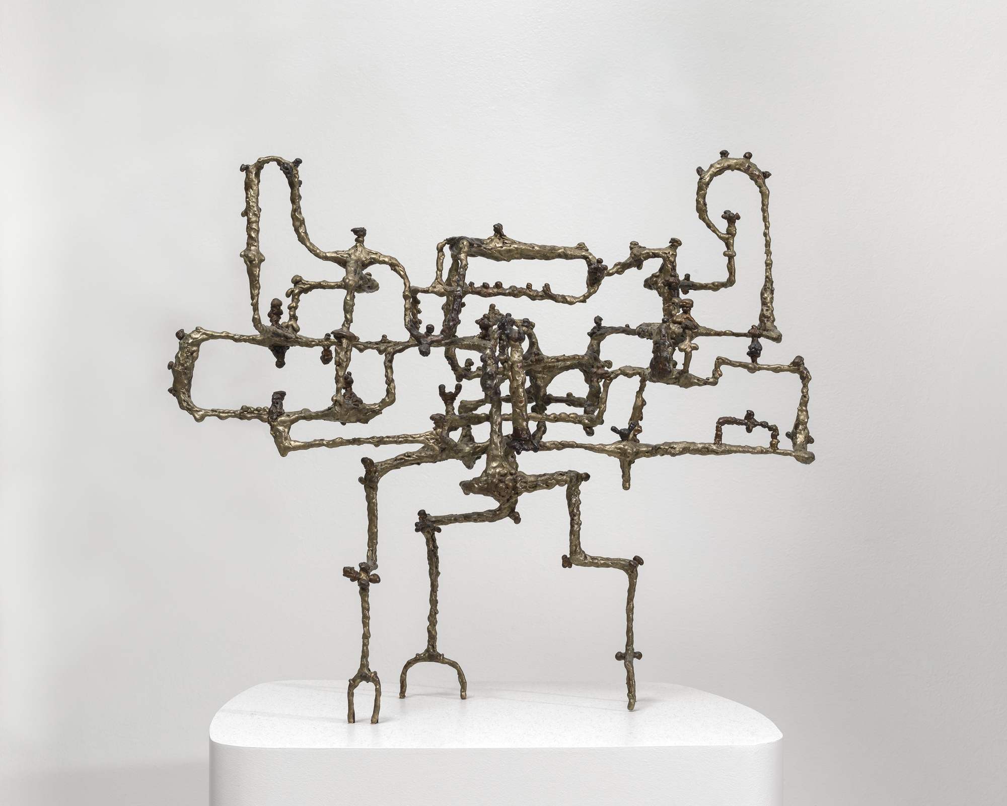 Corazza (Corax), figura fitomorfa (scultura) di Lassaw Ibram (terzo quarto XX)