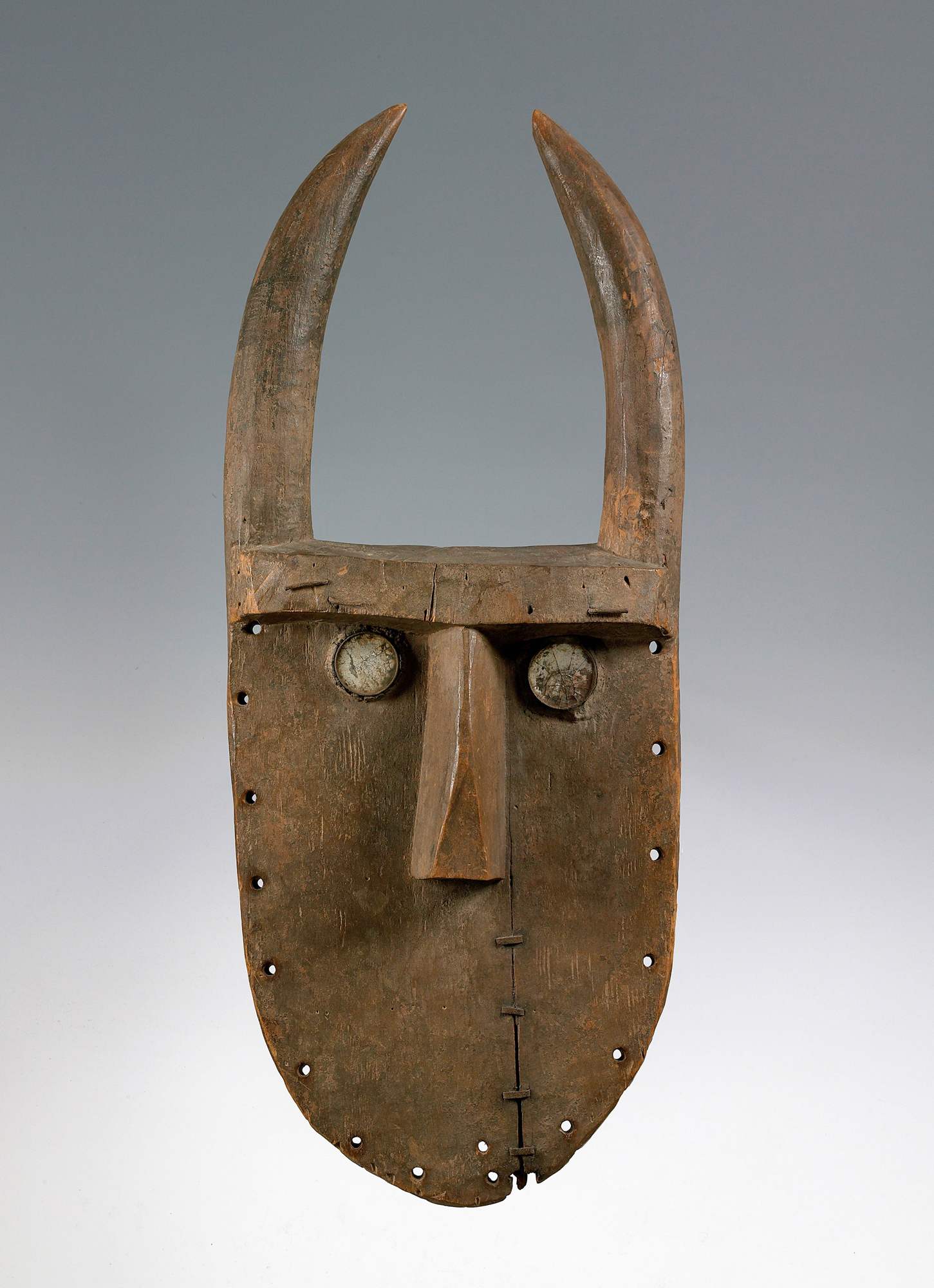 Maschera (angbai o nyanbai), figura antropomorfa (maschera) - ambito della Guinea (prima metà XX)