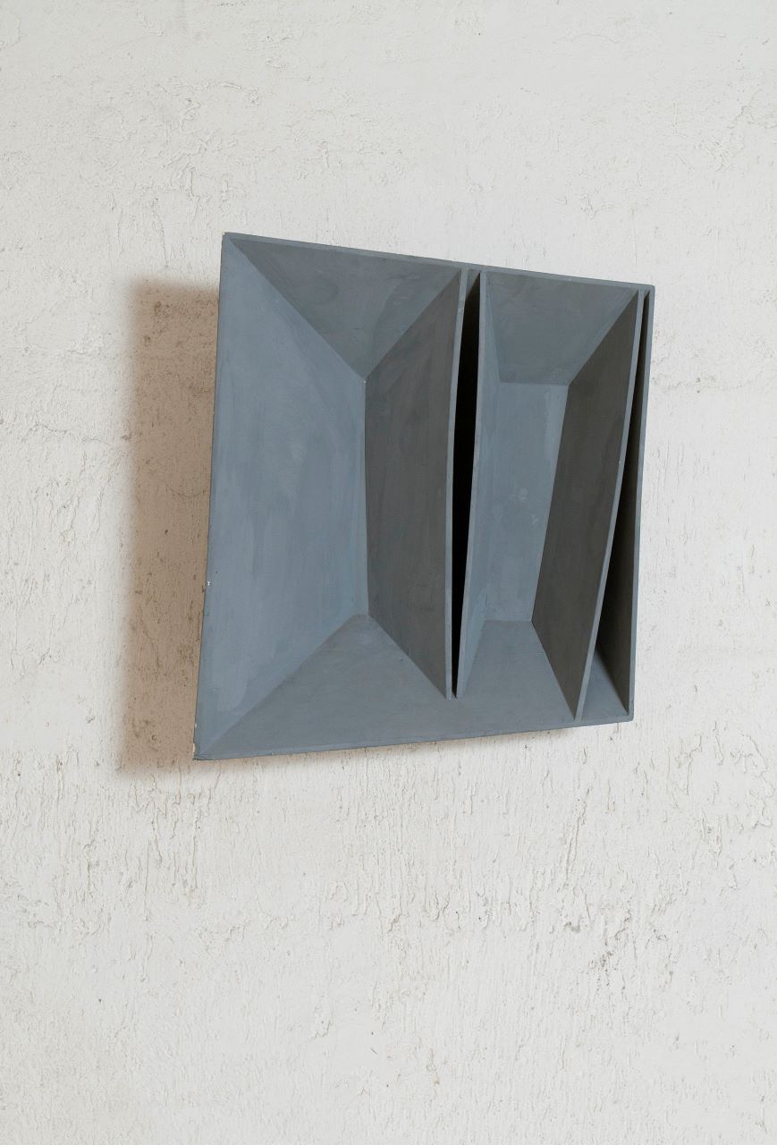 [Fiabe Bianche], Le porte delle fiabe bianche di Italo Calvino (scultura, opera isolata) di Scialoja Toti - ambito italiano (ultimo quarto XX)