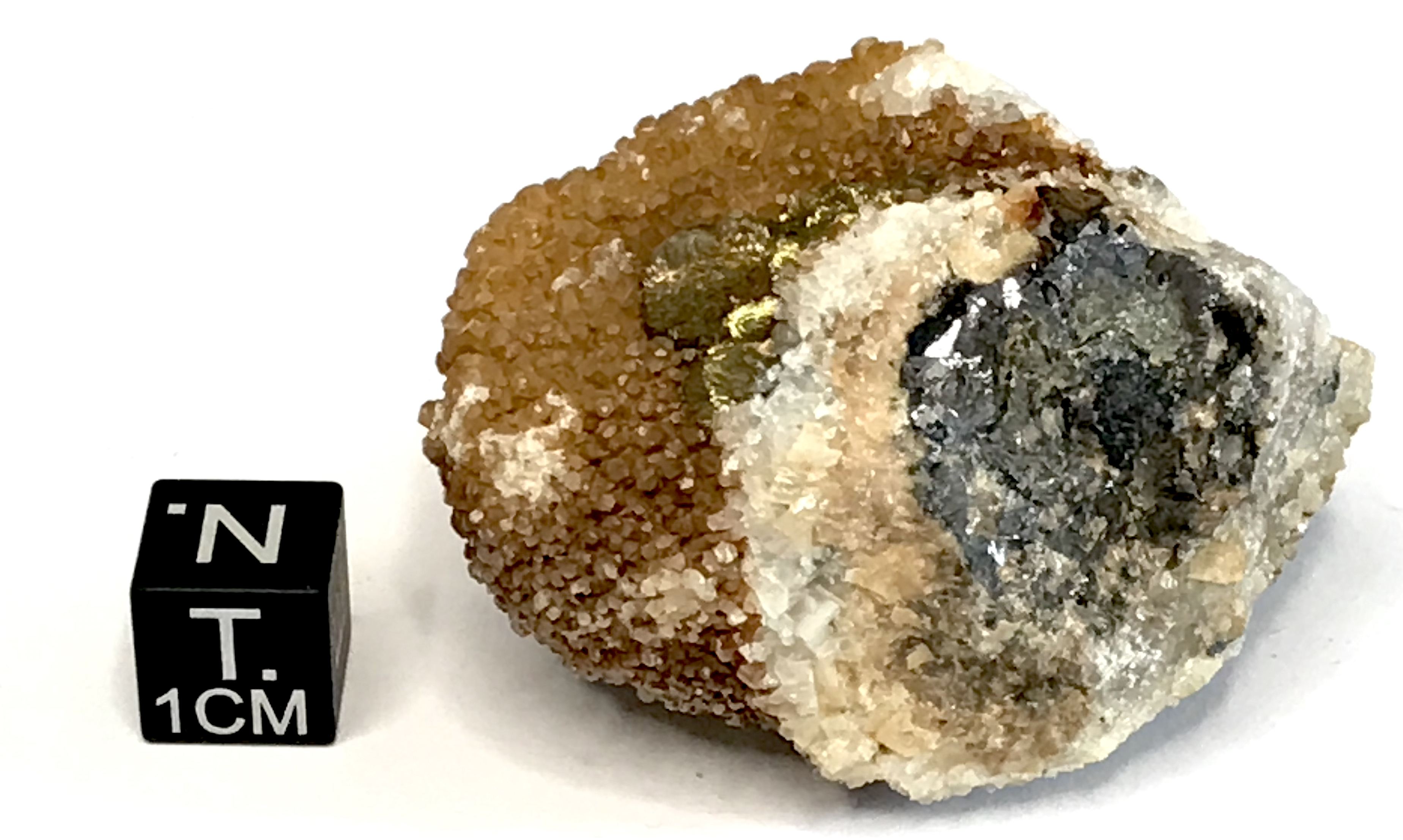 Calcite metastatica con pirite (esemplare)