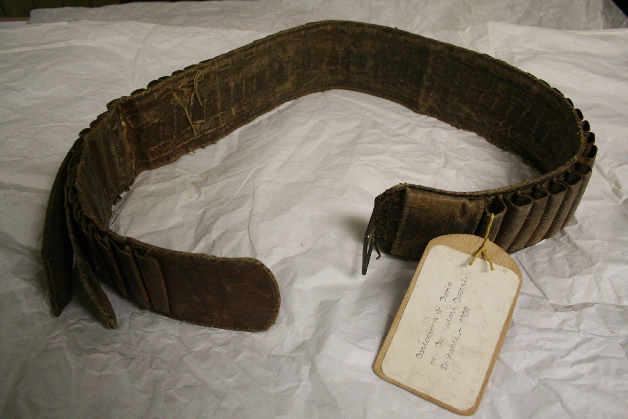 cartucciera, opera isolata - ambito Africa orientale (XX secolo)