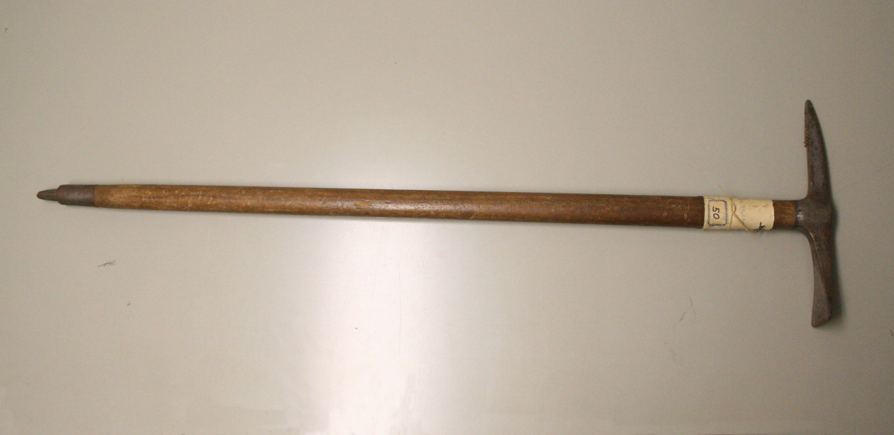 piccozza, opera isolata - produzione Italia nord-occidentale (prima metà XX secolo)