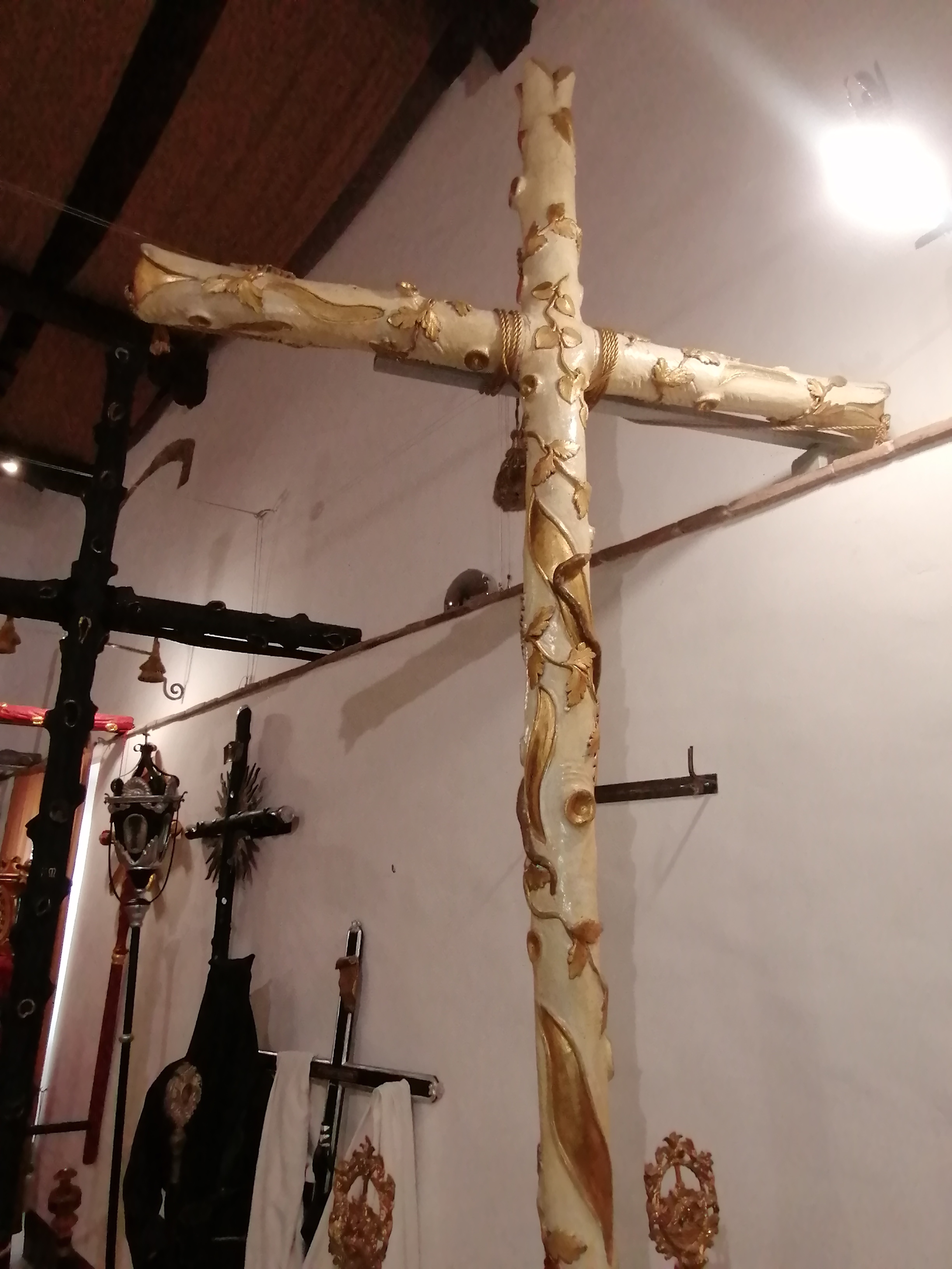 croce del Venerdì Santo di ignoto (attribuito) - manifattura viterbese (XVII)