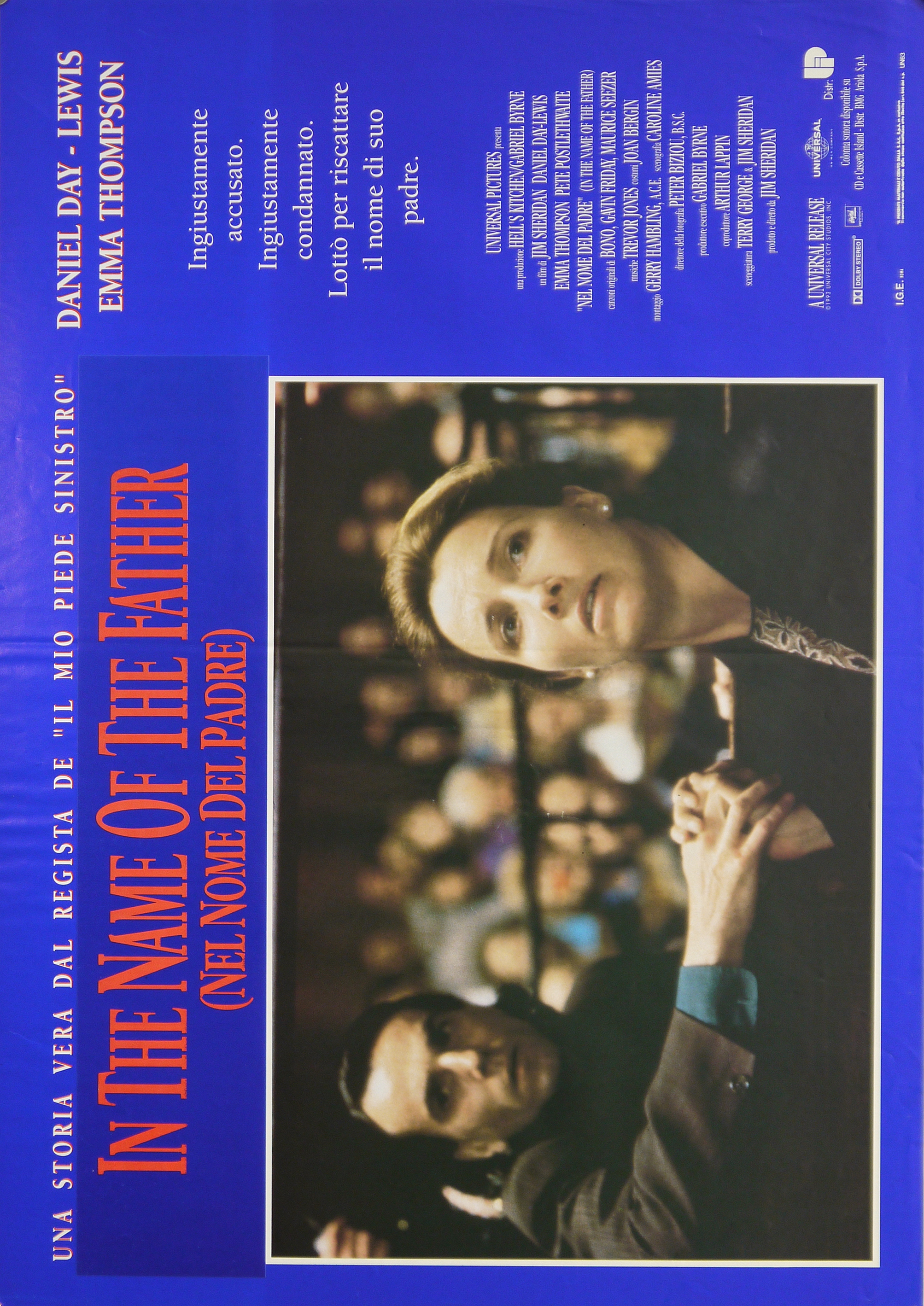 Stretta di mano tra Gerry Conion (Daniel Day-Lee) e Gareth Peirce (Emma Thompson) in aula durante il processo (manifesto) - ambito americano (fine XX)