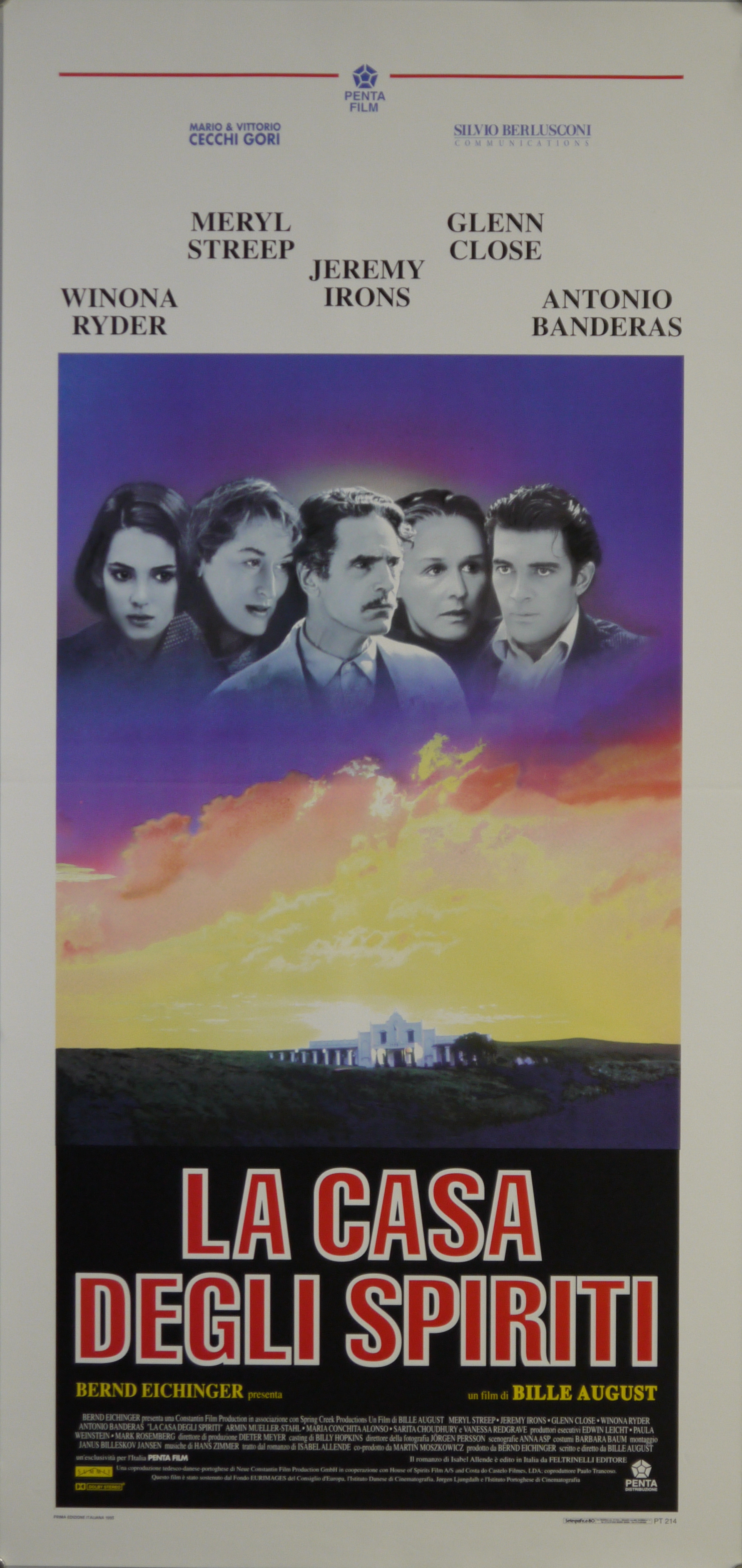 Rirtatti di Esteban Trueba (Jeremy Irons), Bianca Trueba (Winona Ryder), Clara Del Valle (Meryl Streep), Férula Trueba (Glenn Close) e Pedro Tercero Garcia (Antonio Banderas); veduta panoramica della hacienda della famiglia Trueba (locandina) - ambito americano (fine XX)