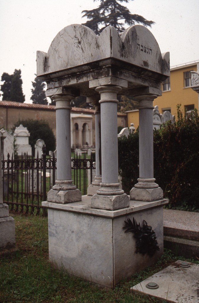 monumento funebre - a tempietto - ambito ebraico (primo quarto XX)