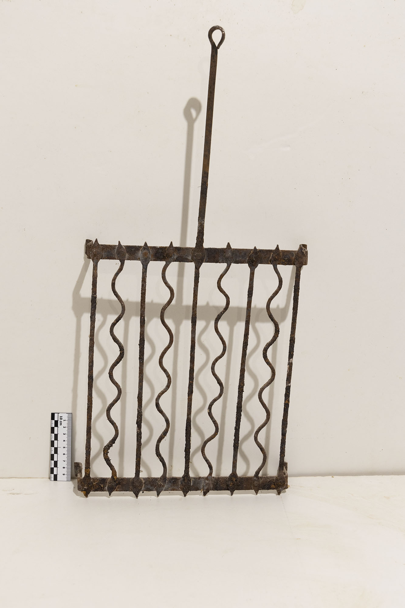 cadriga (Graticola, ARREDI E SUPPELLETTILI/ CONTENITORI, RECIPIENTI E OGGETTI DI USO DOMESTICO)