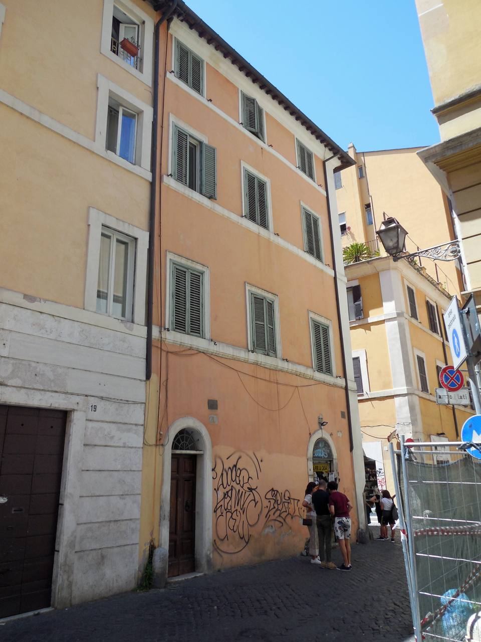 Casa in Via dei Falegnami, 20 (casa) - Roma (RM)  (XVII)