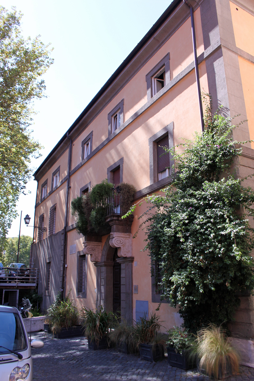 Casa in via del Gonfalone, 6 (casa) - Roma (RM)  (XVII)