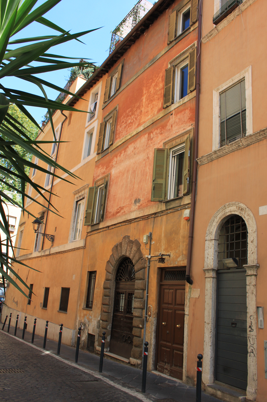 Casa in via dell'Arco di Parma, 13 (casa) - Roma (RM)  (XVI)