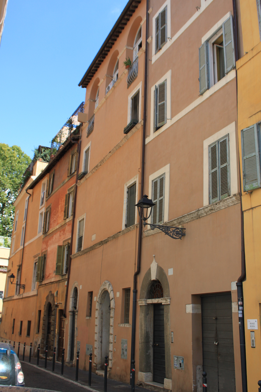 Casa in via dell'Arco di Parma, 14 (casa) - Roma (RM)  (XV)