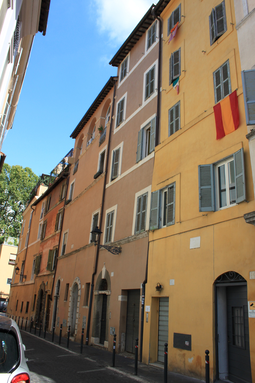 Casa in via dell'Arco di Parma, 16 (casa) - Roma (RM)  (XVII)