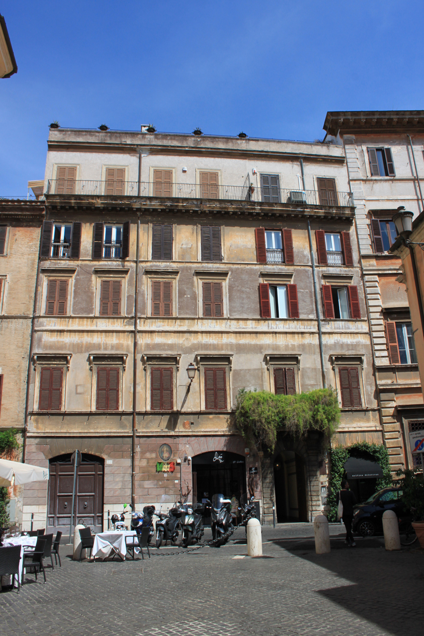 Palazzo in via di Monserrato, 22 (palazzo) - Roma (RM)  (XVI)