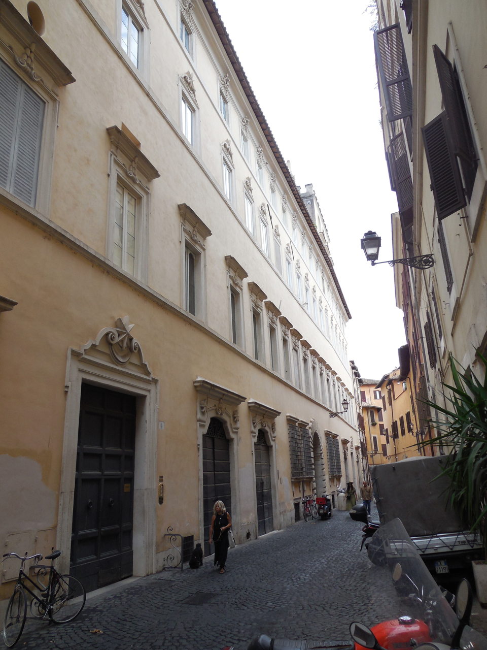 Palazzo Lepri di Rota (palazzo) - Roma (RM)  (XVIII, prima metà)