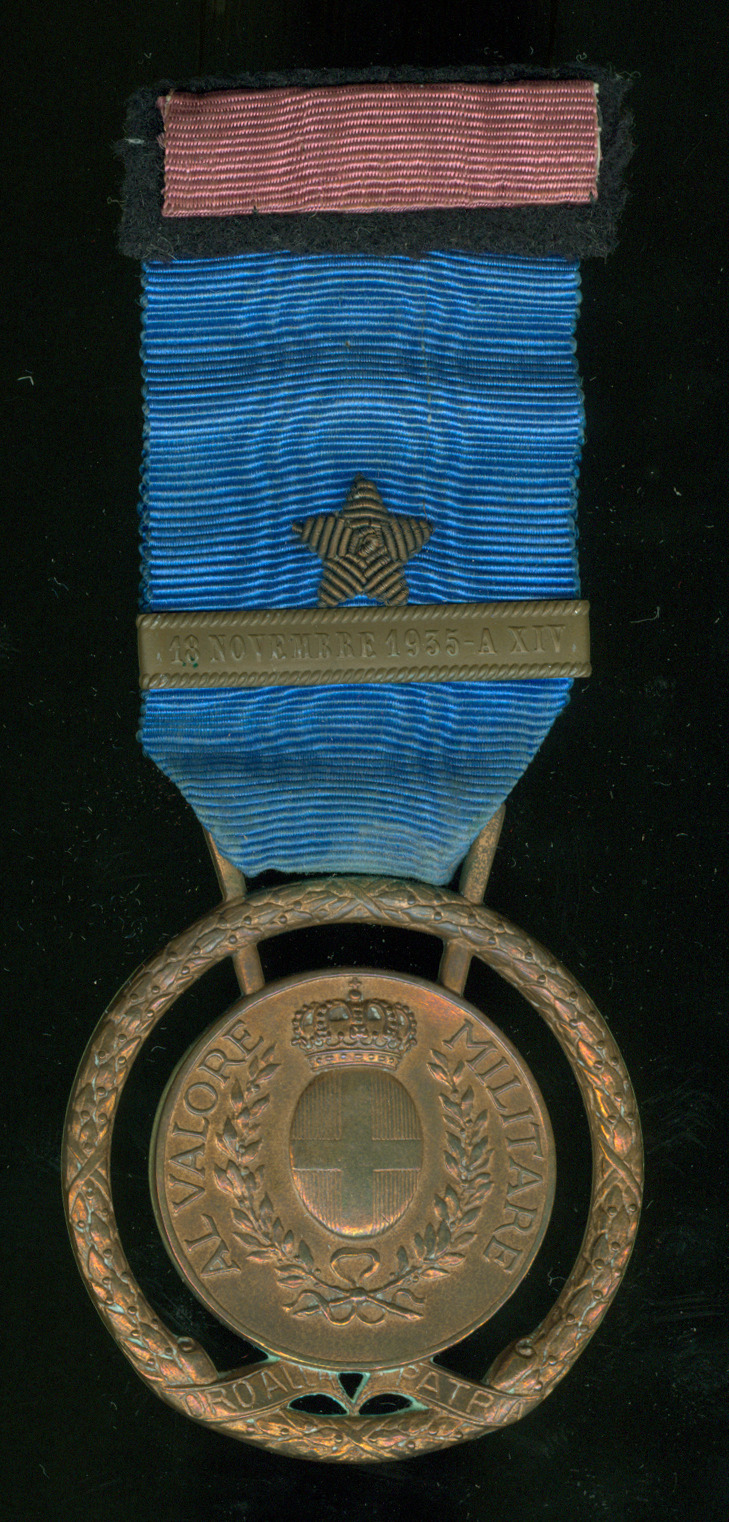 Medaglia in bronzo «oro alla patria», sostitutiva della Medaglia d'Oro al Valor Militare (prima metà XX secolo)