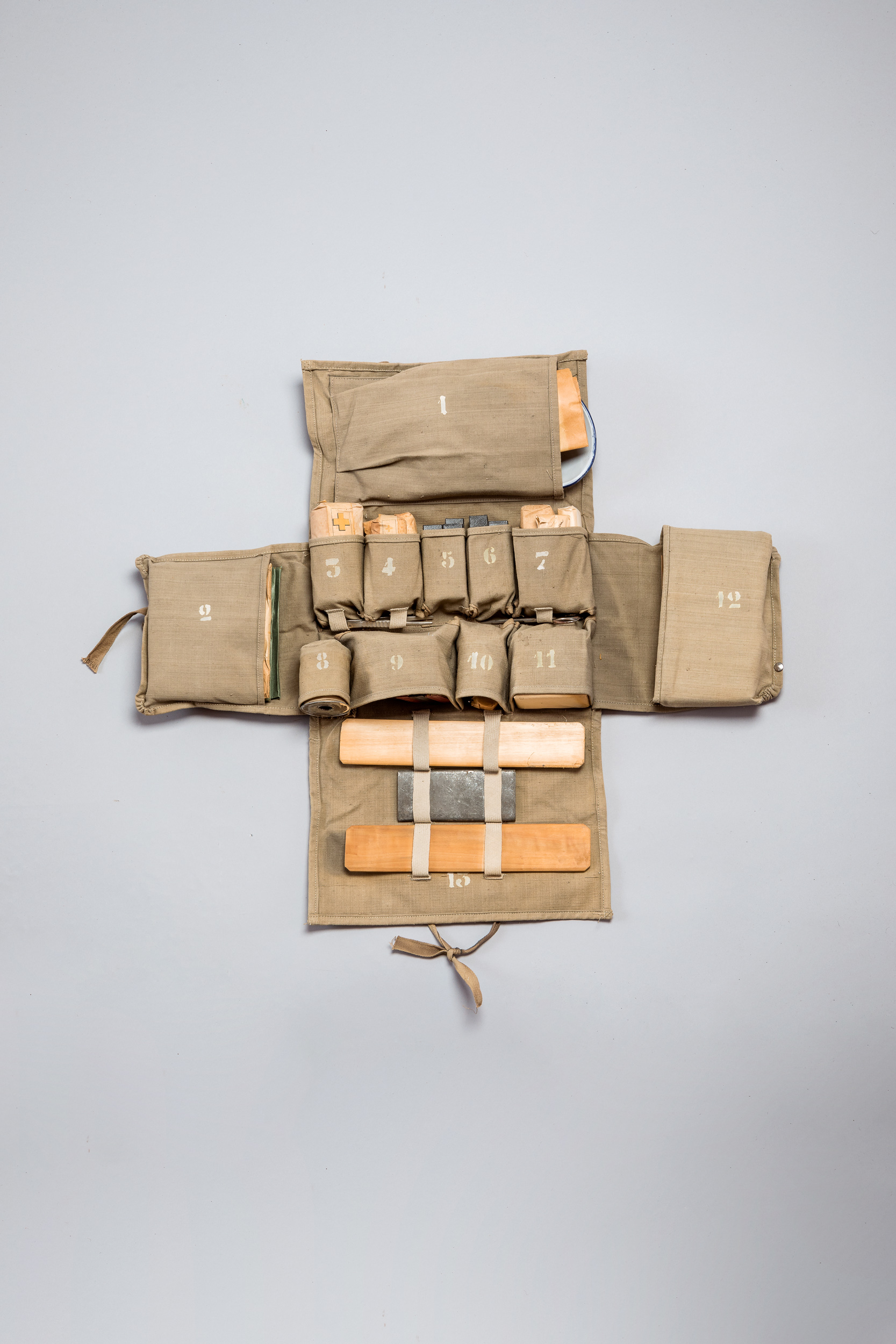 Set primo soccorso (prima metà XX secolo)