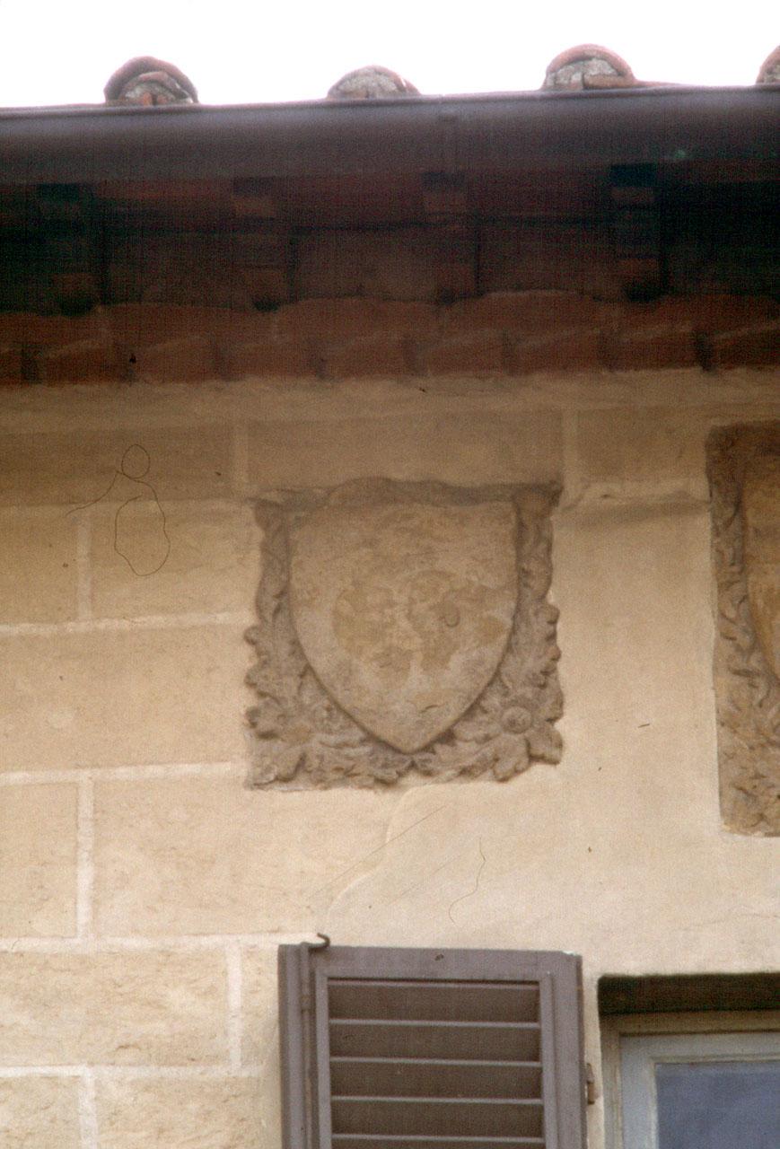 stemma gentilizio (rilievo) - produzione toscana (sec. XIV)
