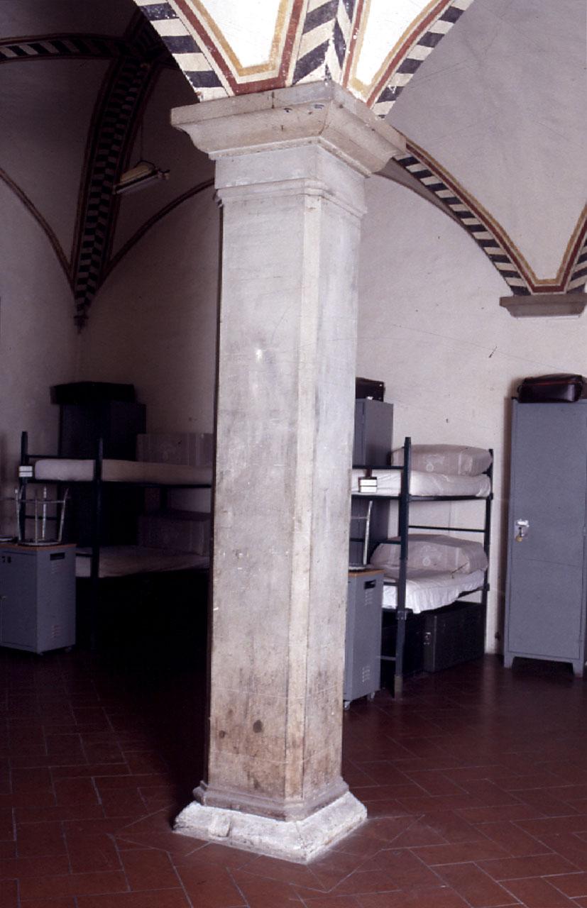 pilastro, serie - produzione fiorentina (sec. XIV)