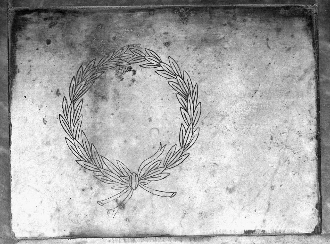 lastra tombale, frammento - produzione toscana (sec. XIX)