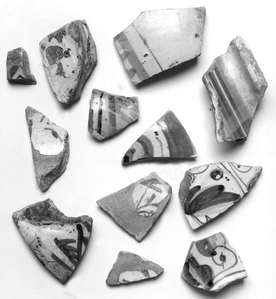 piatto, frammento - manifattura toscana (sec. XVI)