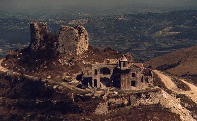 centro storico, di fondovalle, spontaneo, agricolo, Castel Morrone, Castello di Morone (denominazione storica) ((?) VI a.C.-III a.C)