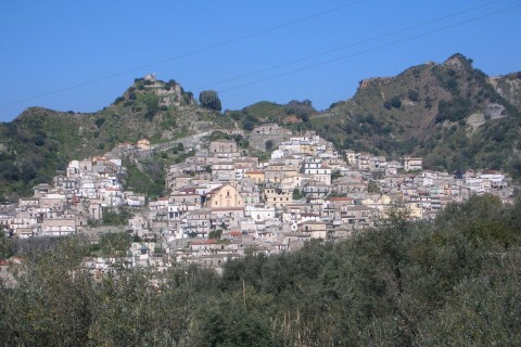 centro storico, collinare, di mezzacosta, difensivo, Grotteria, Eruma Atenaies (denominazione originaria, XI sec a.C.), Athenaeon (denominazione storica, VI sec a.C. ca), Crypta-Aurea (denominazione storica, periodo romano), Agrettaria o Gruttaria (denominazione storica, medioevo), Grottaria (denominazione storica, XIII sec.), Grottarea (denominazione storica, XIII sec.) (X)