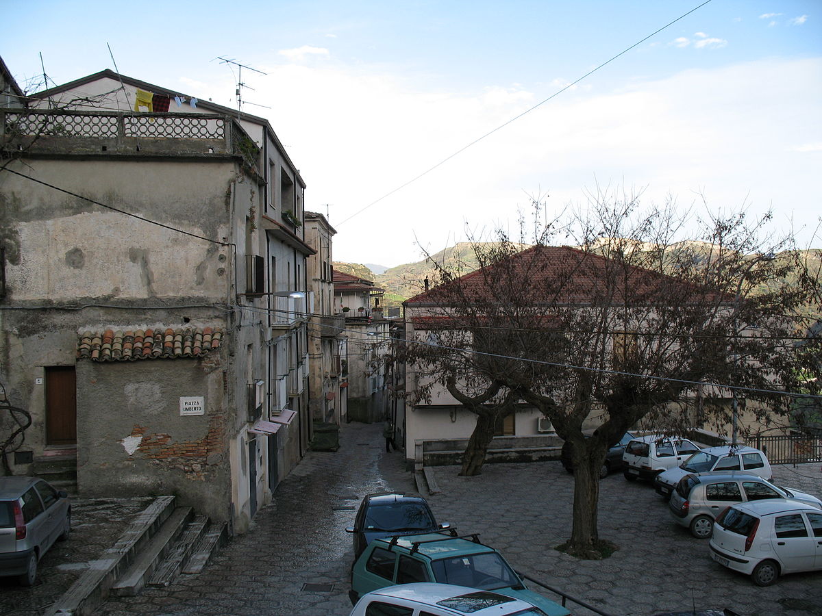 centro storico, di mezzacosta, spontaneo, Canolo, Canolo Vecchio (denominazione consuetudinaria) (inizio XIII)