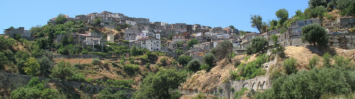 centro storico, collinare, di mezzacosta, spontaneo, San Lorenzo, Laurento (denominazione storica), Laurentum (denominazione storica), Ajo Lavrendi (denominazione in bovese, greco di Calabria), Jeddavrendi (denominazione in bovese, greco di Calabria) (X)