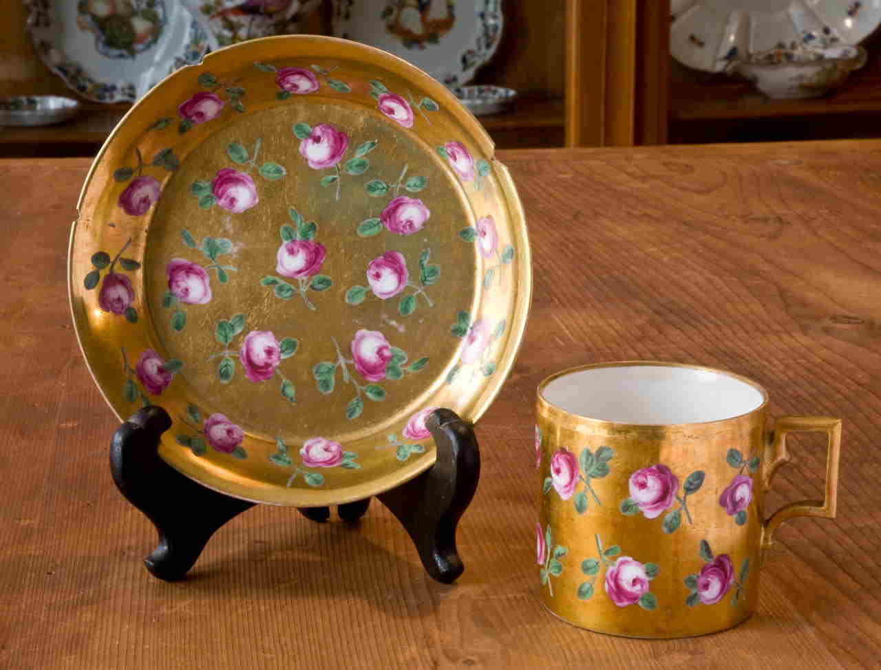 rose (piattino da tè) di Manifattura Imperiale di Vienna (XIX)