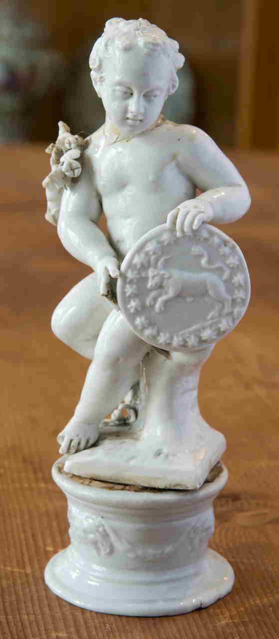 putto con segno zodiacale (statuetta) di Manifattura Franchini (XVIII)