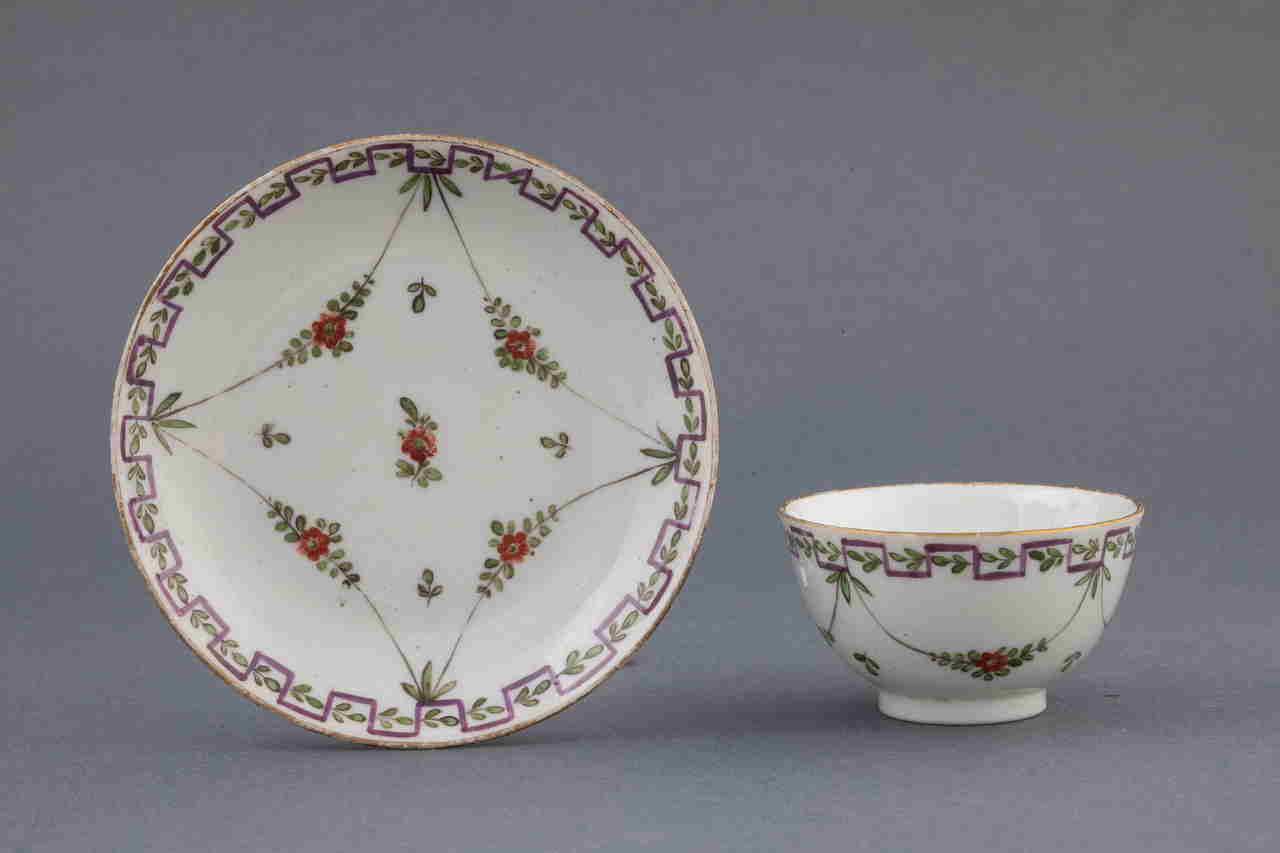 motivi decorativi geometrici e vegetali (chicchera, serie) di Manifattura Cozzi (XVIII-XIX)