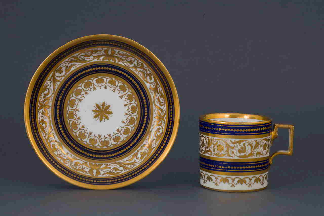 motivi decorativi geometrici e vegetali (tazza) di Manifattura Imperiale di Vienna (XIX)