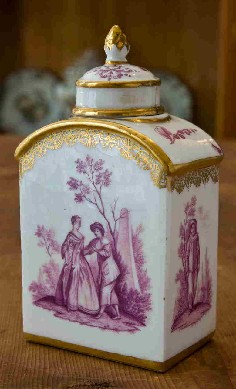 scene galanti con motivi decorativi geometrici e vegetali (scatola da tè) di Manifattura di Meissen (XVIII)