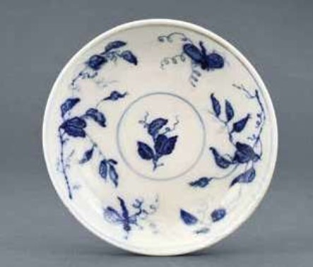 fiori e farfalle con motivi decorativi vegetali (piattino) di Manifattura Vezzi (XVIII)