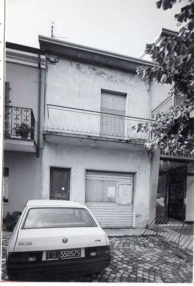 Avanzi di Mura di Bastione del XIV sec (avanzi di mura di bastione, edificio residenziale) - Savignano sul Rubicone (FC)  (XIV, primo quarto)