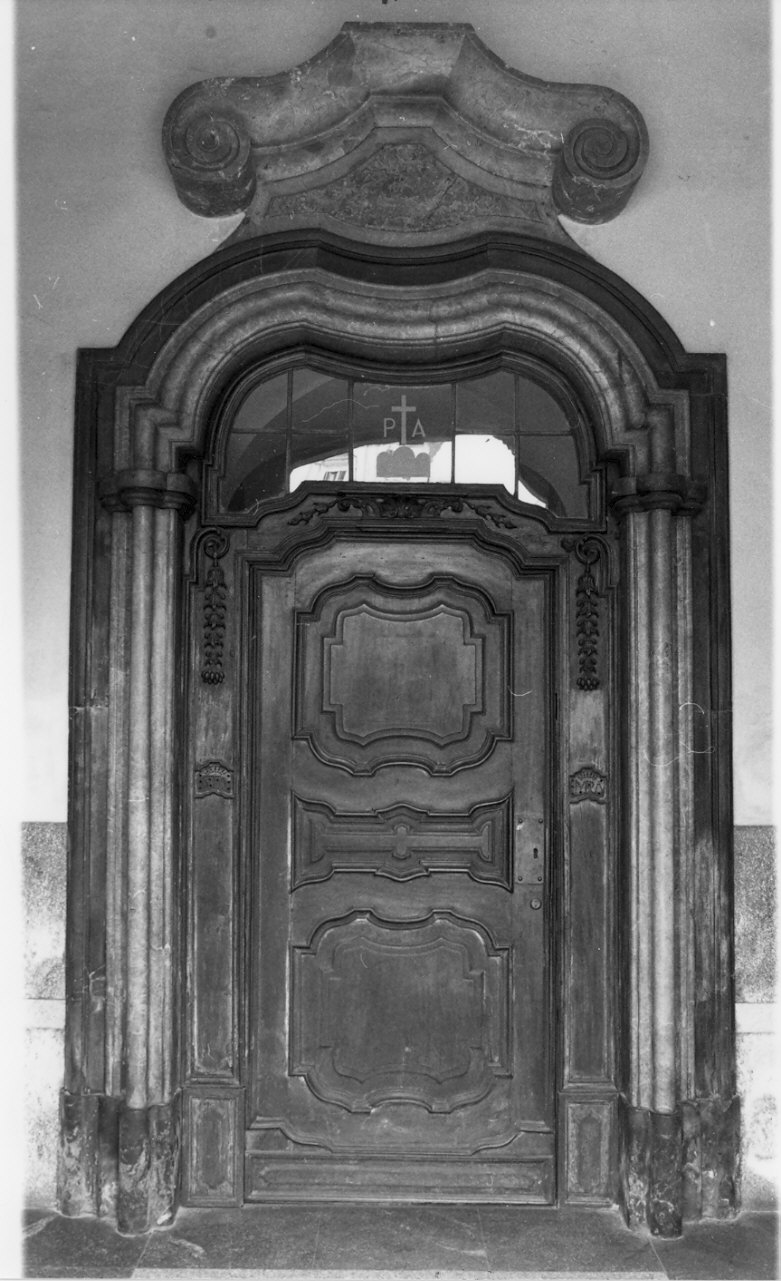 portale, opera isolata di Buzzi Giuseppe (sec. XVIII)