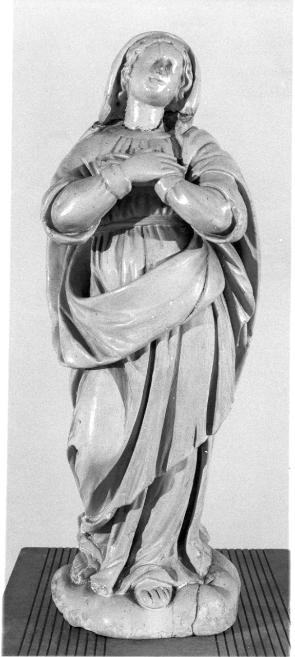 Madonna (statua, opera isolata) - bottega italiana (seconda metà sec. XVI)