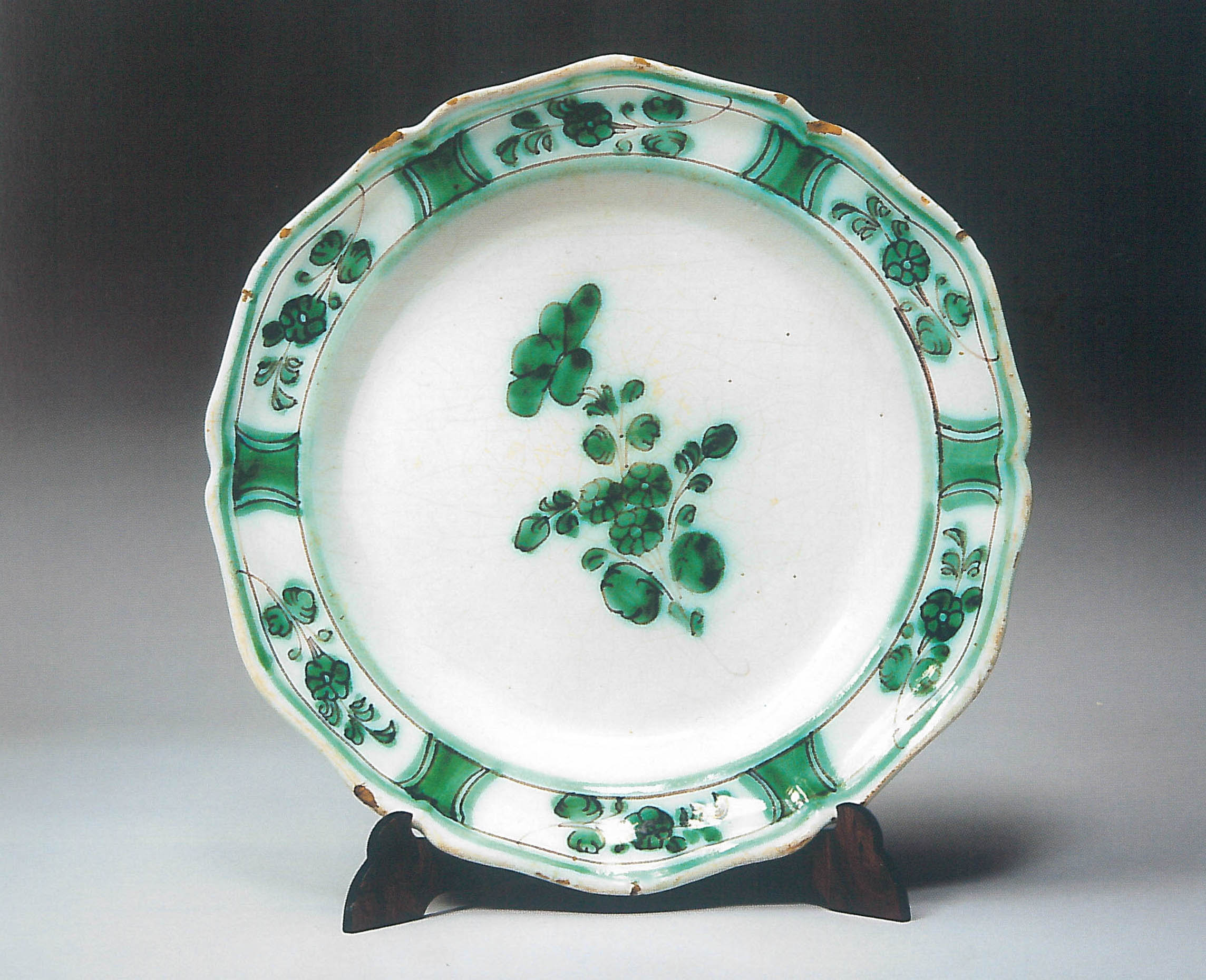 gruppo di fiori (piatto) - manifattura cerretese (XVIII)