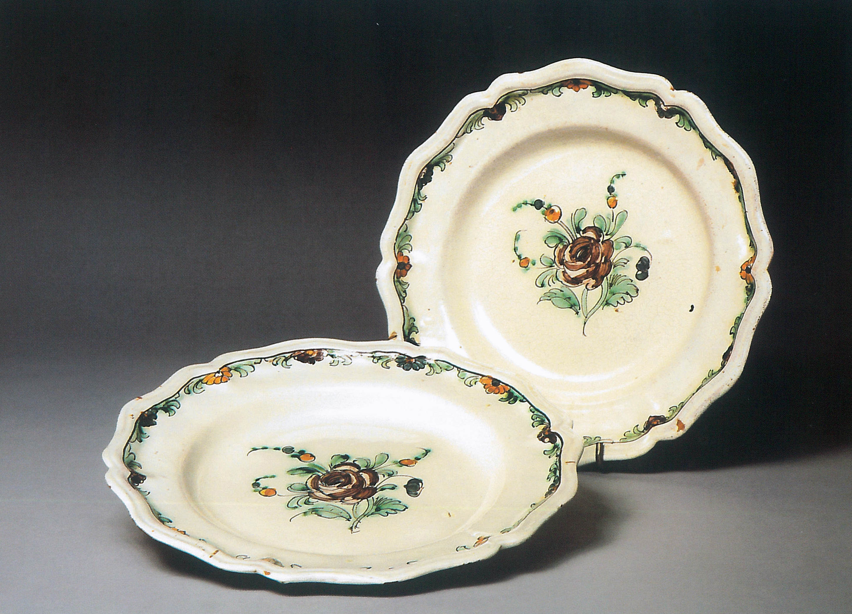 decoro floreale (piatto) - manifattura cerretese (seconda metà XVIII)