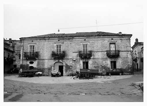 palazzo - Serracapriola (FG) 