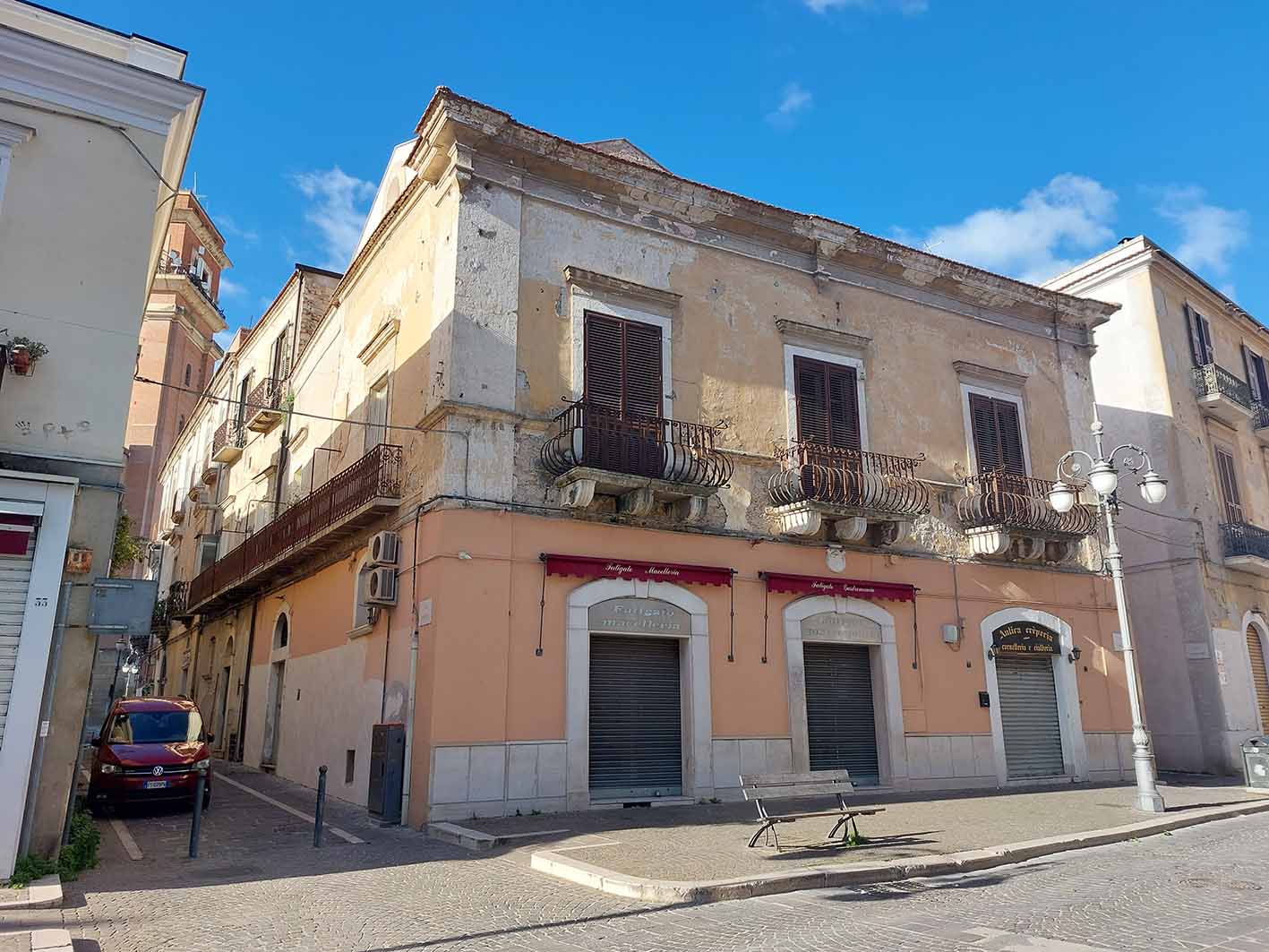 Palazzo Ciampitelli (palazzo, plurifamiliare) - Foggia (FG) 