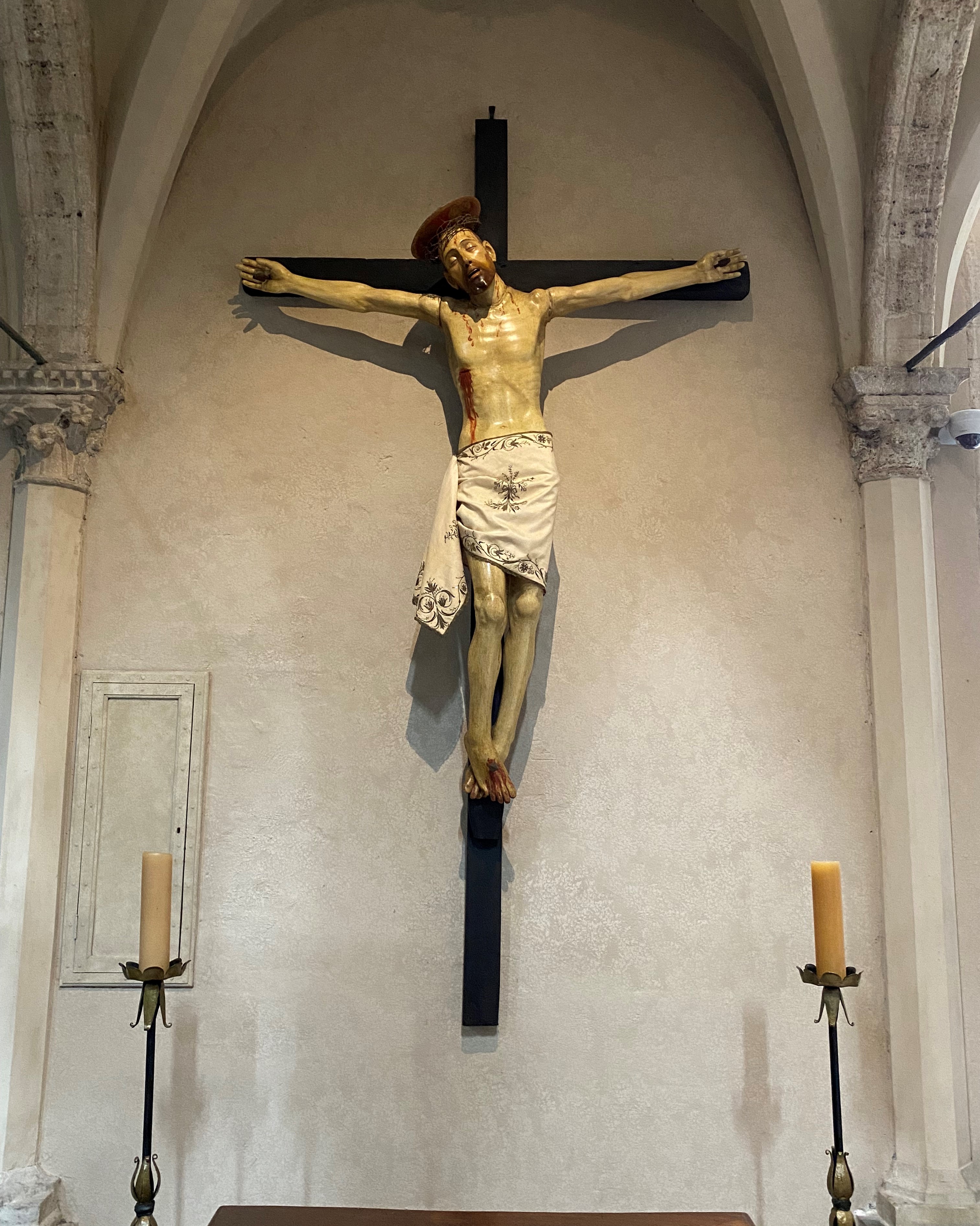 Cristo crocifisso (scultura, elemento d'insieme) - ambito umbro (sec. XV)