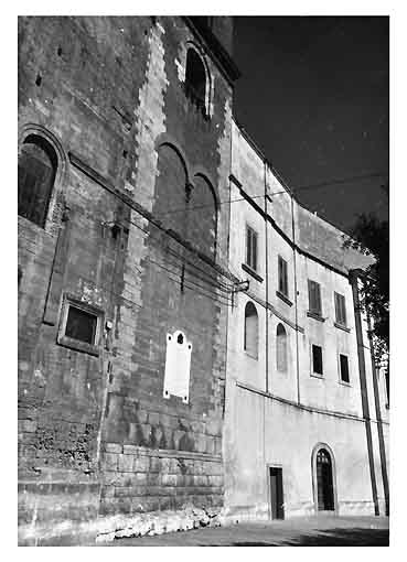 CHIESA CATTEDRALE DI S. MARIA ASSUNTA (chiesa, cattedrale) - Gravina in Puglia (BA)  <br>Condizioni d'uso: <a class='link-esterno' href='https://docs.italia.it/italia/icdp/icdp-pnd-circolazione-riuso-docs/it/v1.0-giugno-2022/testo-etichetta-BCS.html' target='_bcs'>Beni Culturali Standard (BCS)</a>