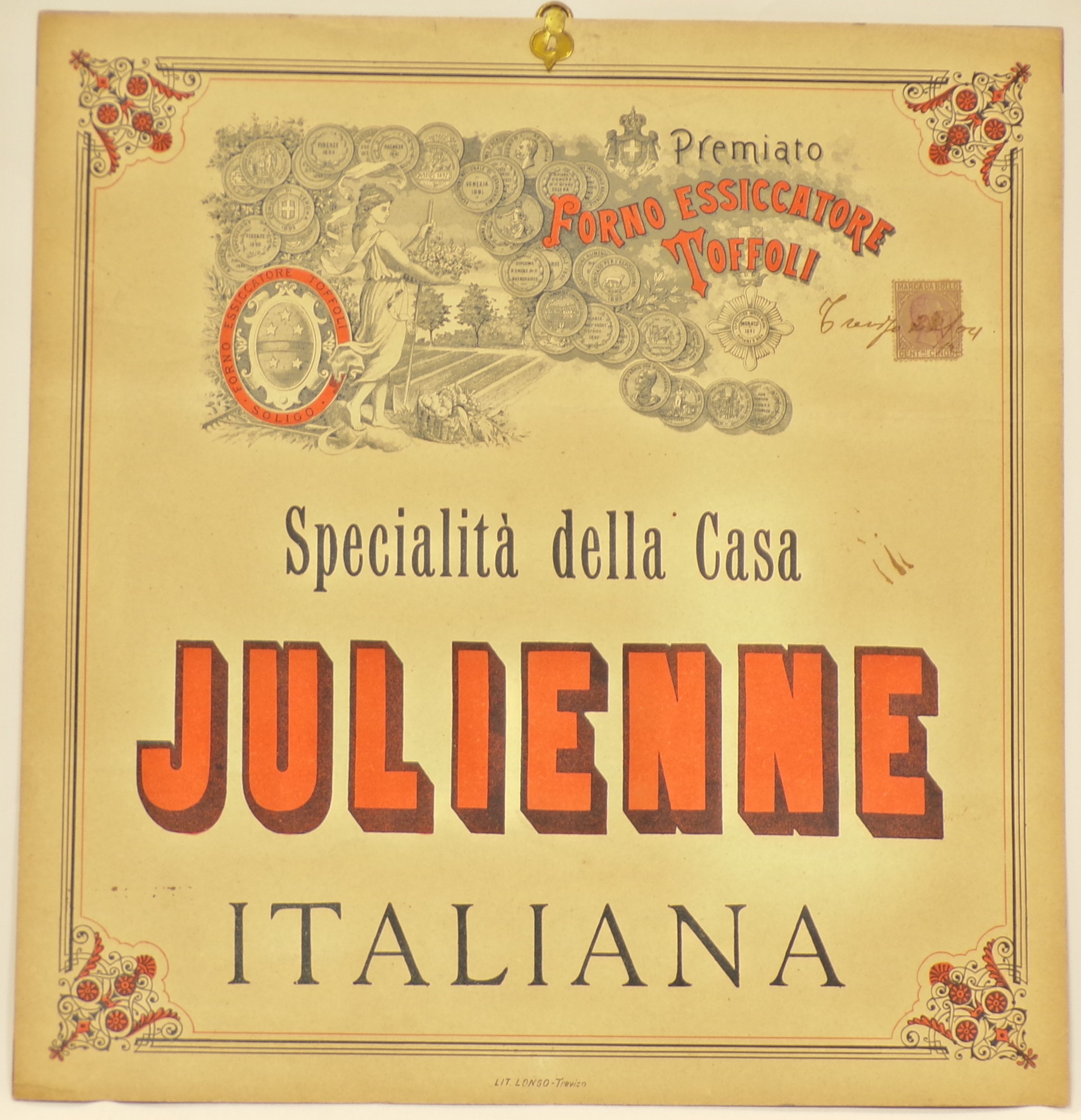 Premiato forno essiccatore Toffoli. Specialità della Casa Julienne, Presso un campo agricolo, presso un rastrello e un falcetto, donna abbigliata all'antica con badile, cesto di fiori in mano e cesto i frutta e verdura a terra. Attorno, innumerevoli medadglie e motivi vegetali (locandina) - ambito trevigiano (inizio XX)